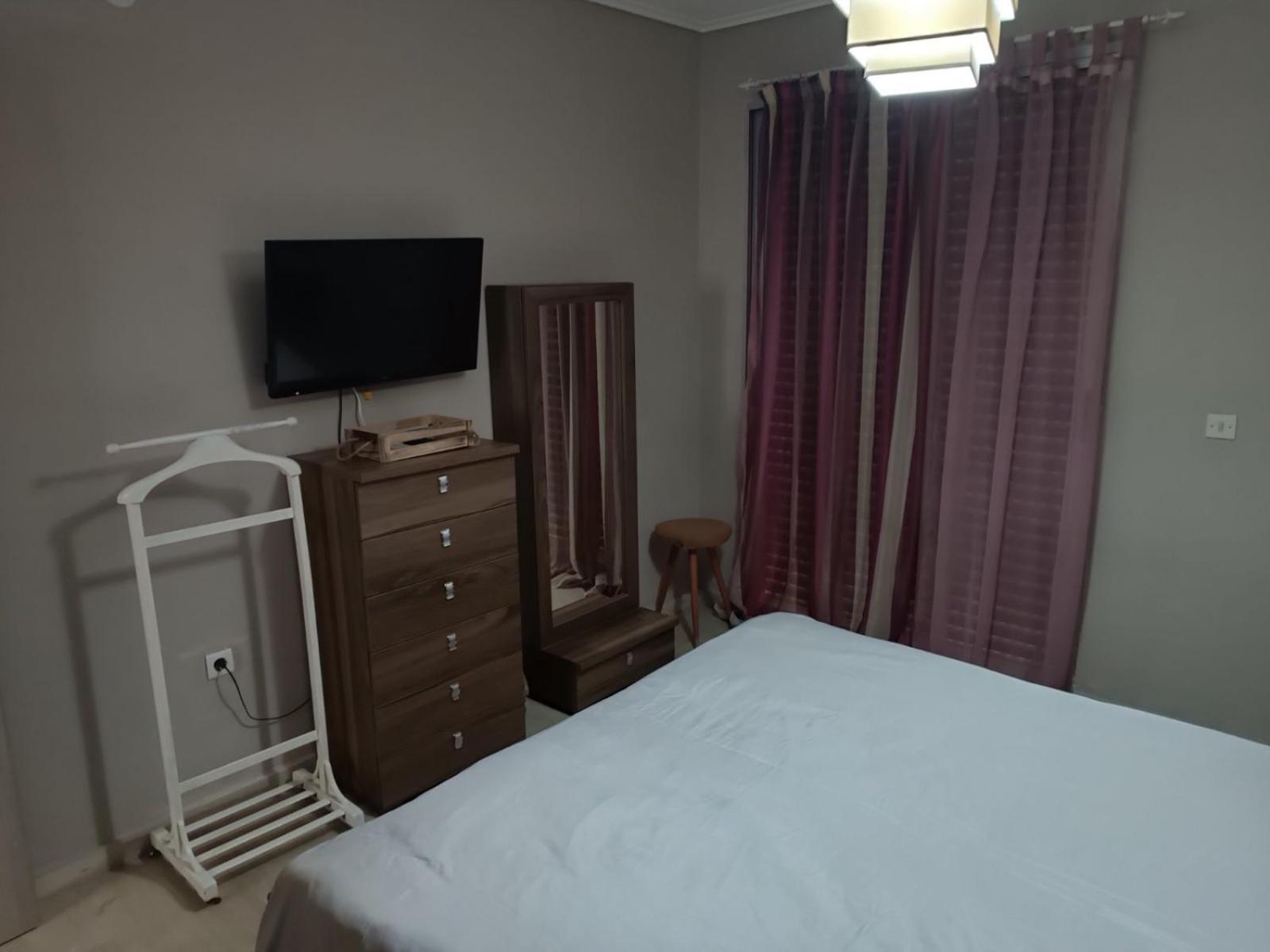 Comfortable Beachfront Apartment Loutráki Exterior foto